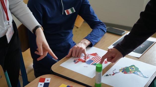 V Centru Voršilská studenti cestovali kolem světa